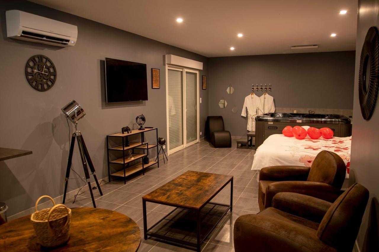 Love Room - La Parenthese Saint-Bauzille-de-la-Sylve Экстерьер фото