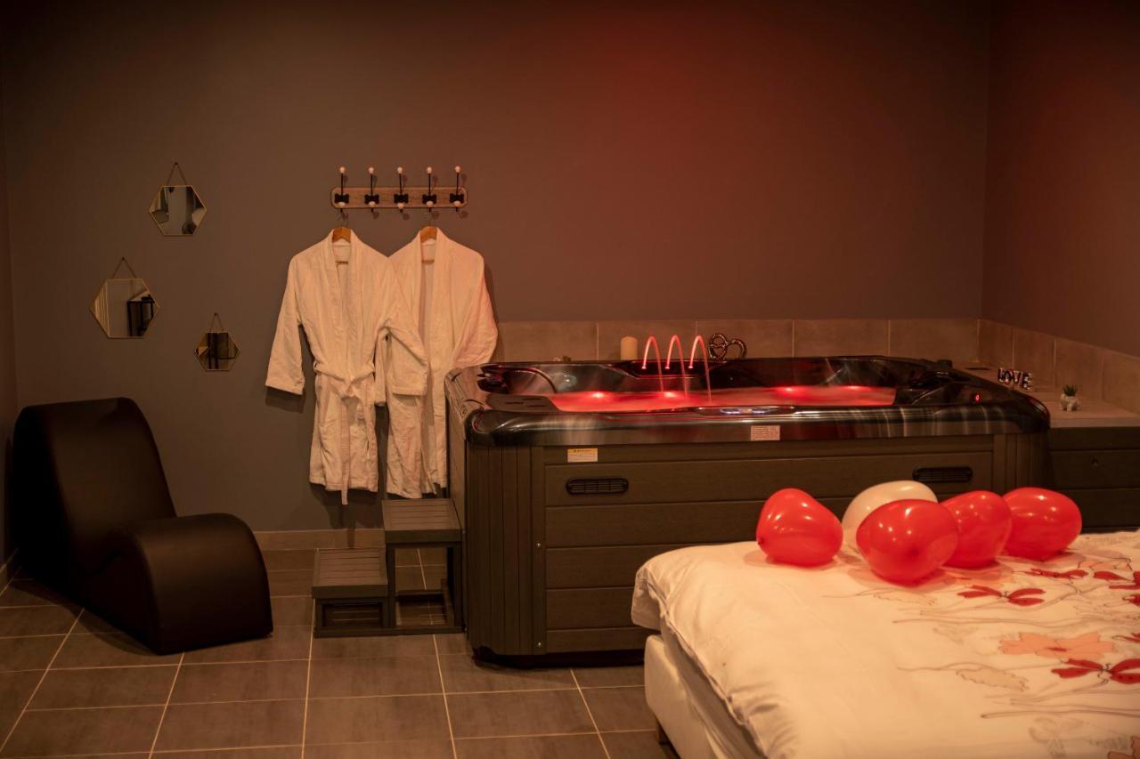 Love Room - La Parenthese Saint-Bauzille-de-la-Sylve Экстерьер фото